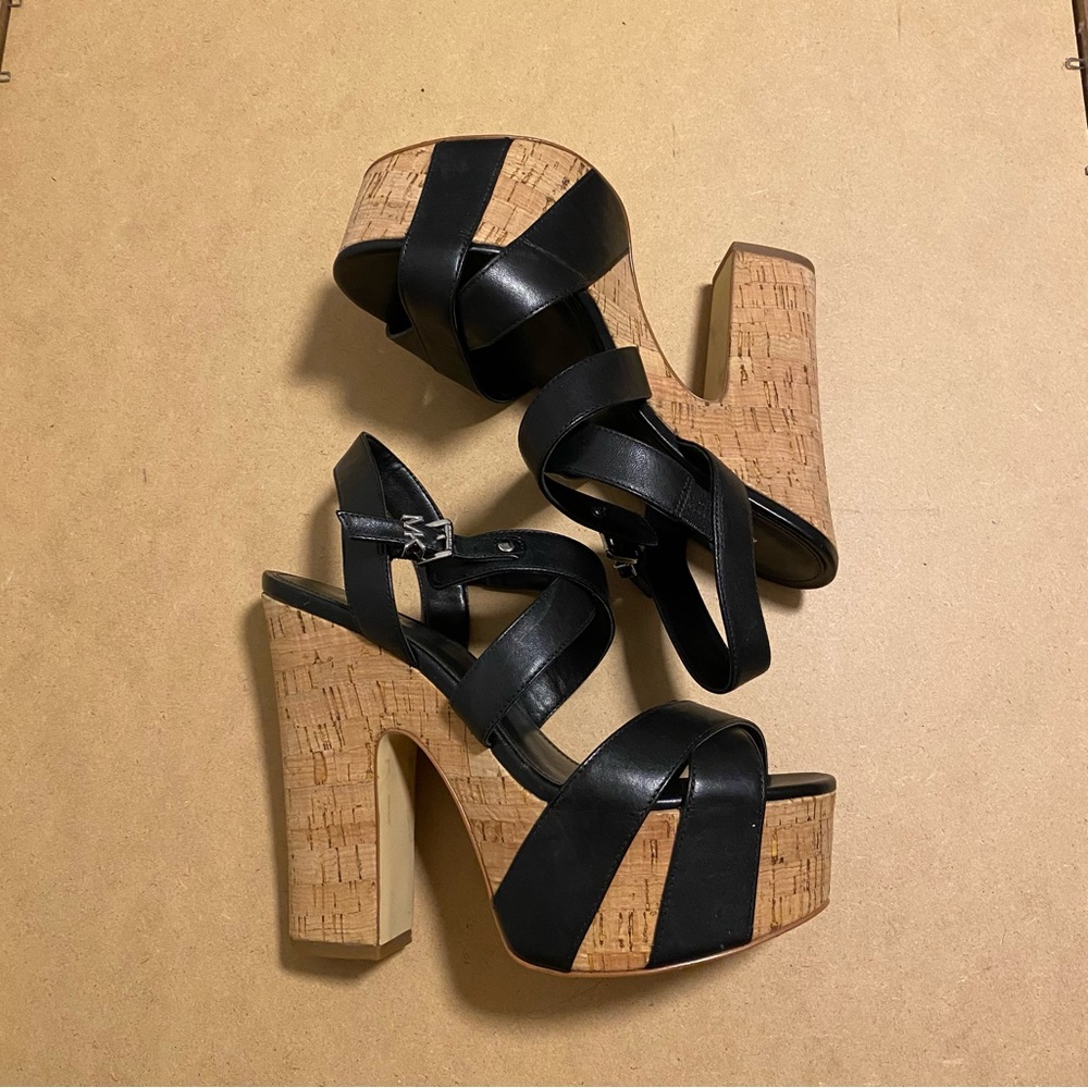 Micheal Kors Suki Black Leather Platform Sandals